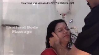 Servant helps for women bathing transparent blouse bath [qt]